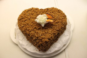 Medové srdce, valentín, sladký život, karamelová plnka, medové pláty, torta, koláč karamelový